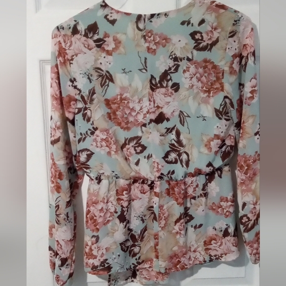 Elegant Floral Wrap Blouse - Soft Green and Pink - Picture 4 of 4